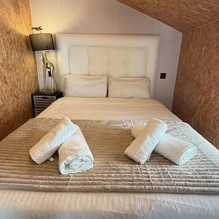 Hébergement de vacances Con Jacuzzi Y Chimenea, Fibra 600mbs Piedralaves